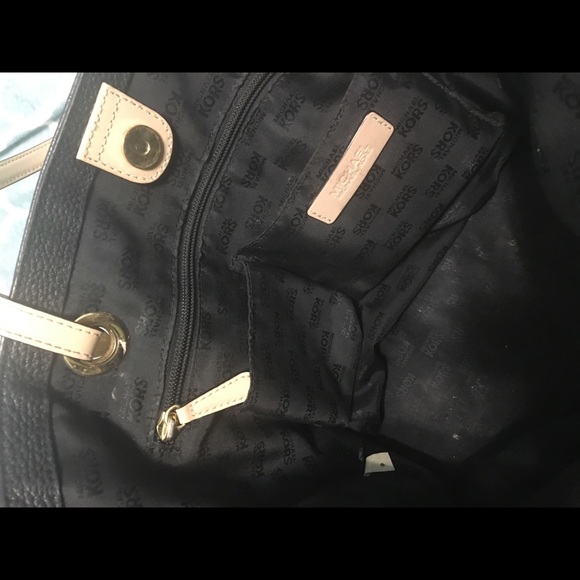LEATHER MICHAEL KORS BAG LIGHTLY USED - Picture 5 of 6